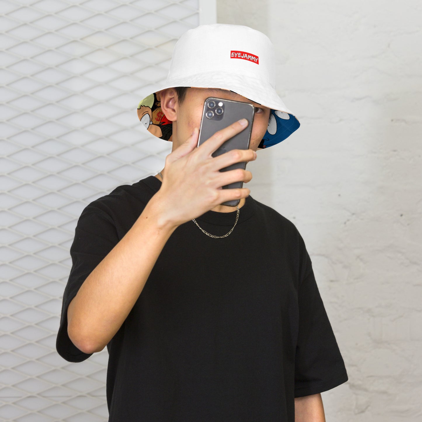 Reversible bucket hat